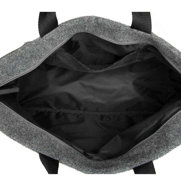 Weekender Bag w/ Separate Shoe Compartment
NEW,TRAVEL,LUGGAGE - Picture 4 of 8